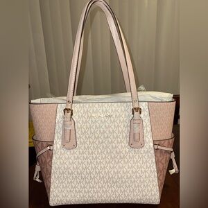 BNWT MICHAEL KORS VOYAGER TOTE BAG